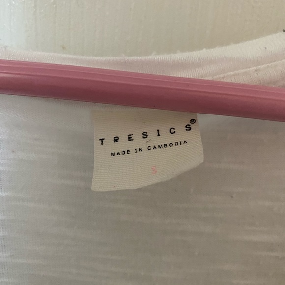 Plain white tee - Picture 2 of 2